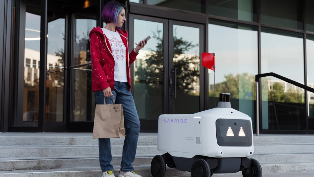 Avride delivery robot (next generation, four-wheel)