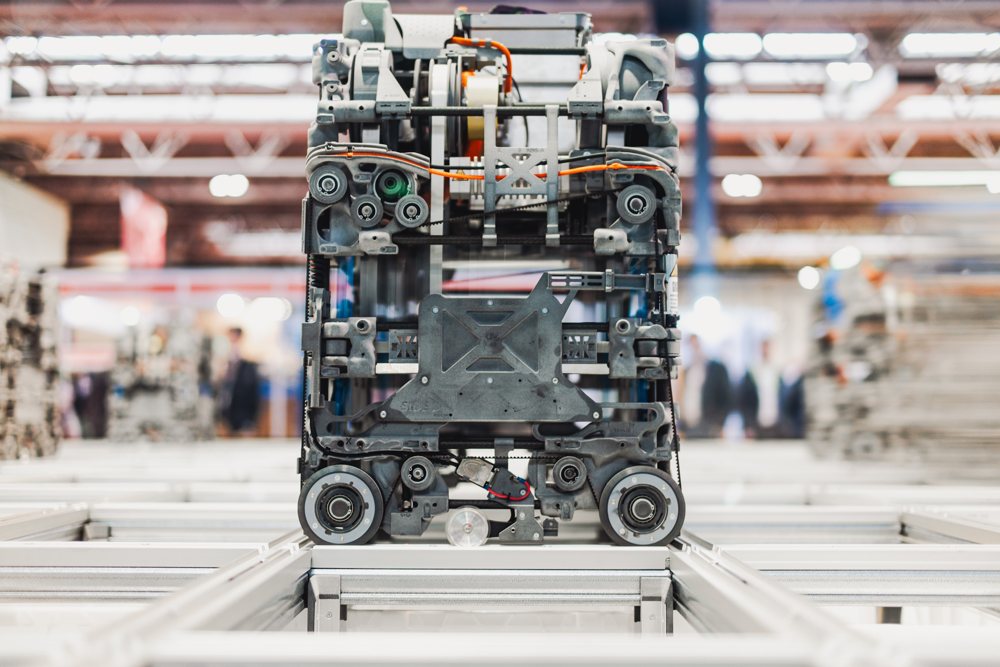 Ocado 600 Series bot