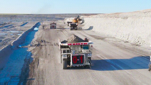 Driverless MT4400 220-tonne haul trucks (Baorixile mine)